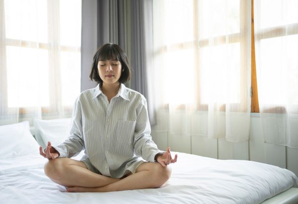 Ochtend Meditatie Wat is het verschil tussen meditatie en Yoga Nidra? Is Yoga Nidra gezond?