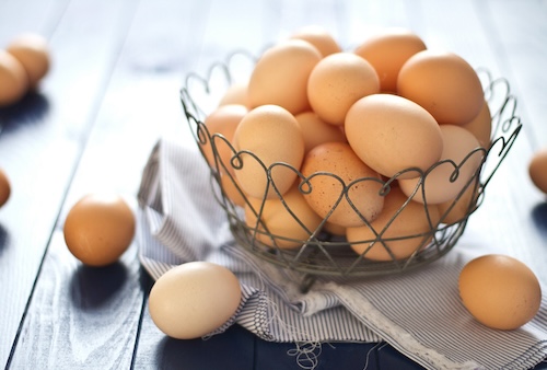 ei koken Hoe lang moet een ei in de eierkoker? Hoe lang moet je een ei koken in een pannetje?