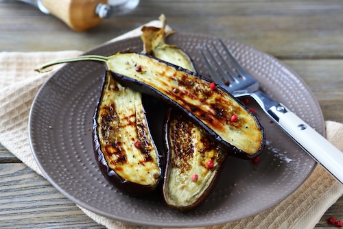 Which herbs go well with eggplant?