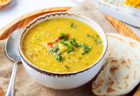 INdiase Gele Curry Met Zoete Aardappel