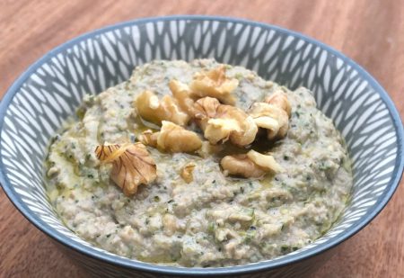 Courgette moutabal dip